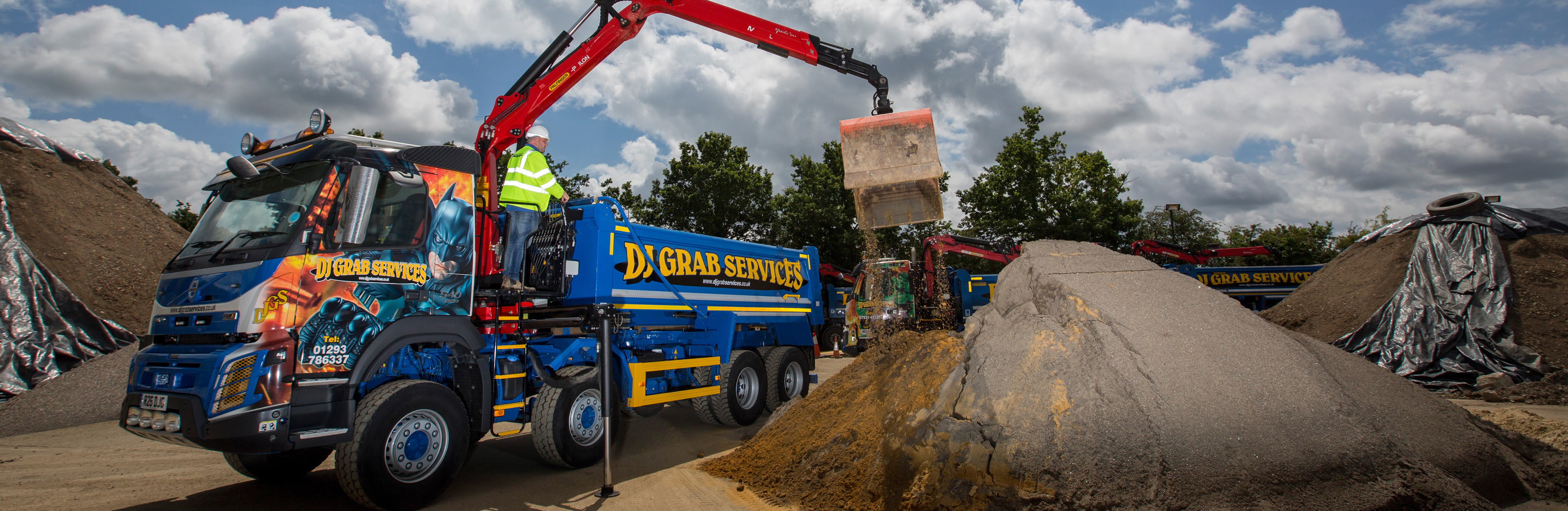 Grab and Tipper lorry hire for Surrey Sussex and London